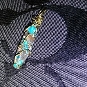 Handwoven wrapped agate stone